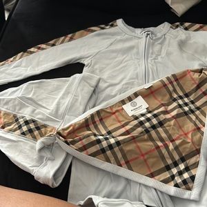 Burberry baby set